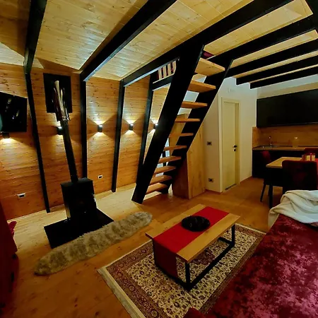 Vilat Alpine Golden Gjinar Villa