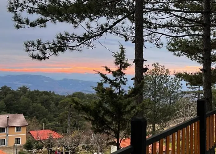 Villa Vilat Alpine Golden Gjinar *