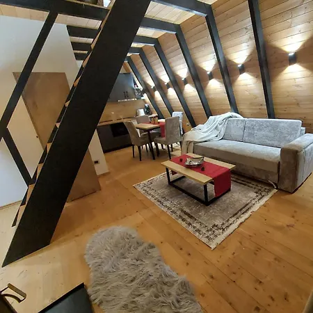 Villa Vilat Alpine Golden Gjinar *