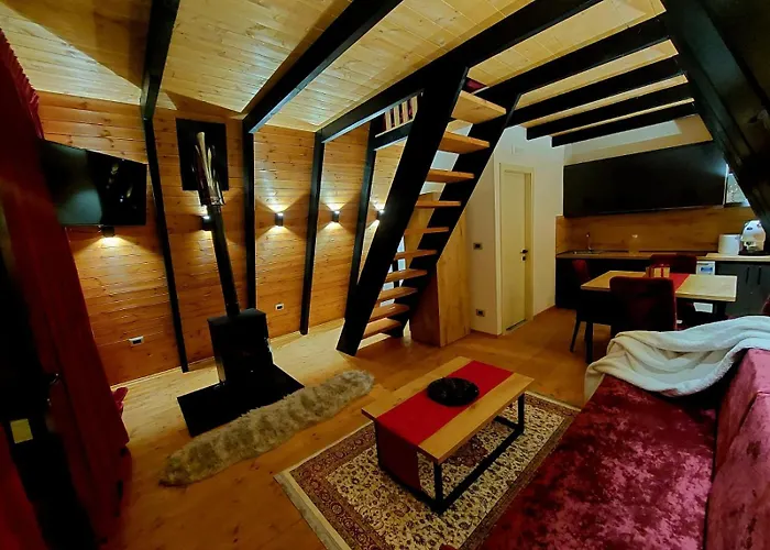 Vilat Alpine Golden Gjinar Villa